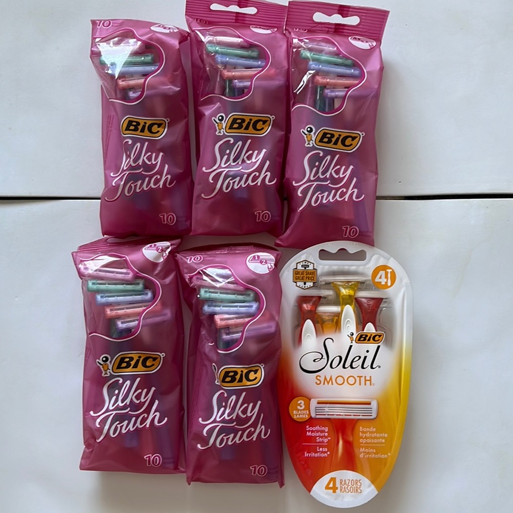 Lot of 6 NEW Bic Razors: 5 Silky Touch and 1 Soleil Smooth